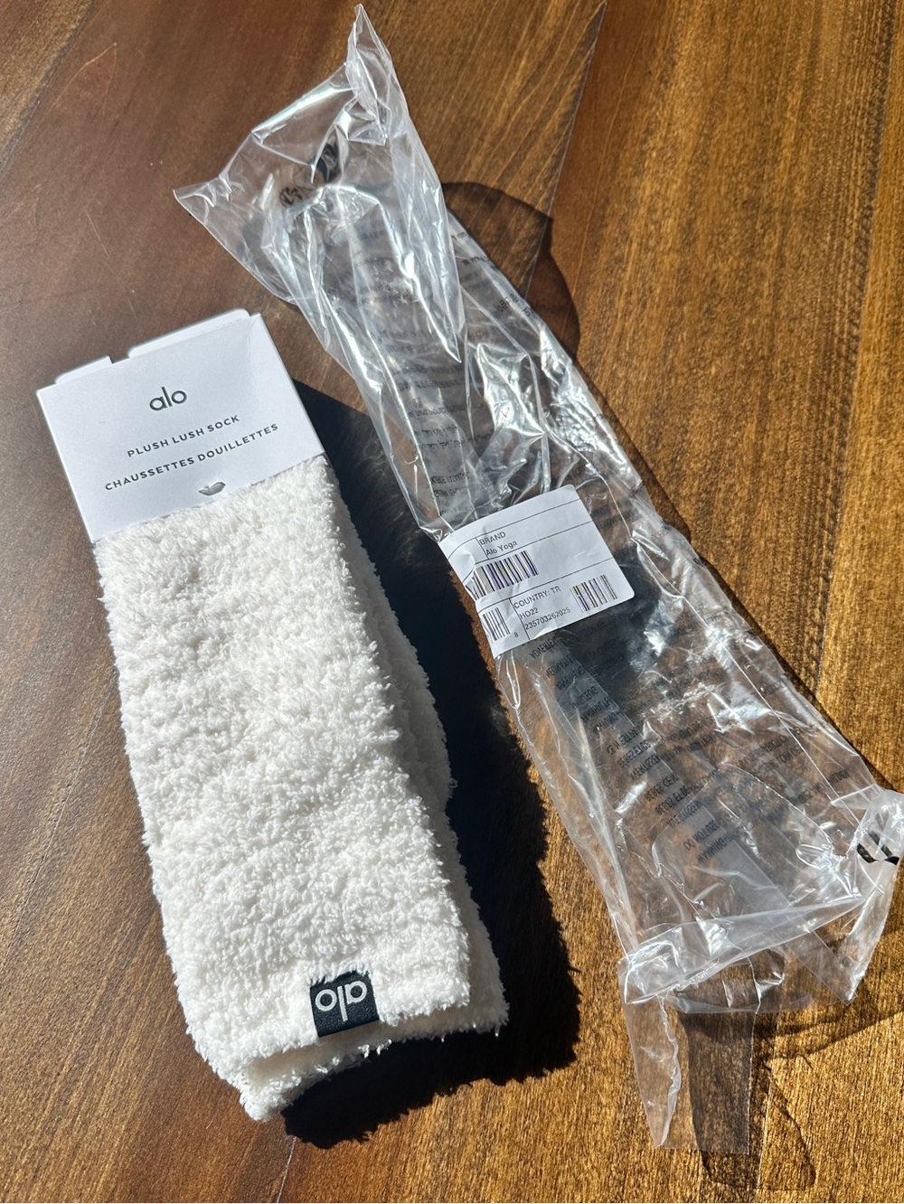 ALO Yoga Women’s Plush Lush Socks in Ivory